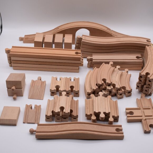 Lot of 45 Wooden Trains Tracks Ascending Descending Curved Connectors Straight - Picture 2 of 15